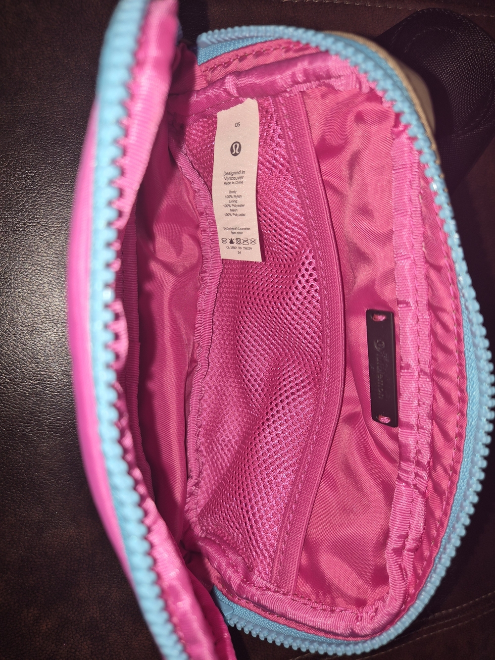 lululemon athletica Pink Crossbody Bag with Blue Trim and Black Strap - Picture 3 of 5